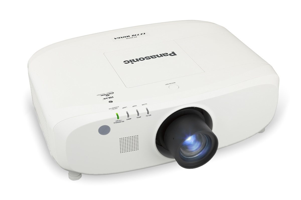 Panasonic PT-EZ770ZE + объектив Sanyo LNS-S20 - Инсталляционный WUXGA (Full HD) видеопроектор с моторизованной оптикой облегчающей настройку в аренду - Неварентал