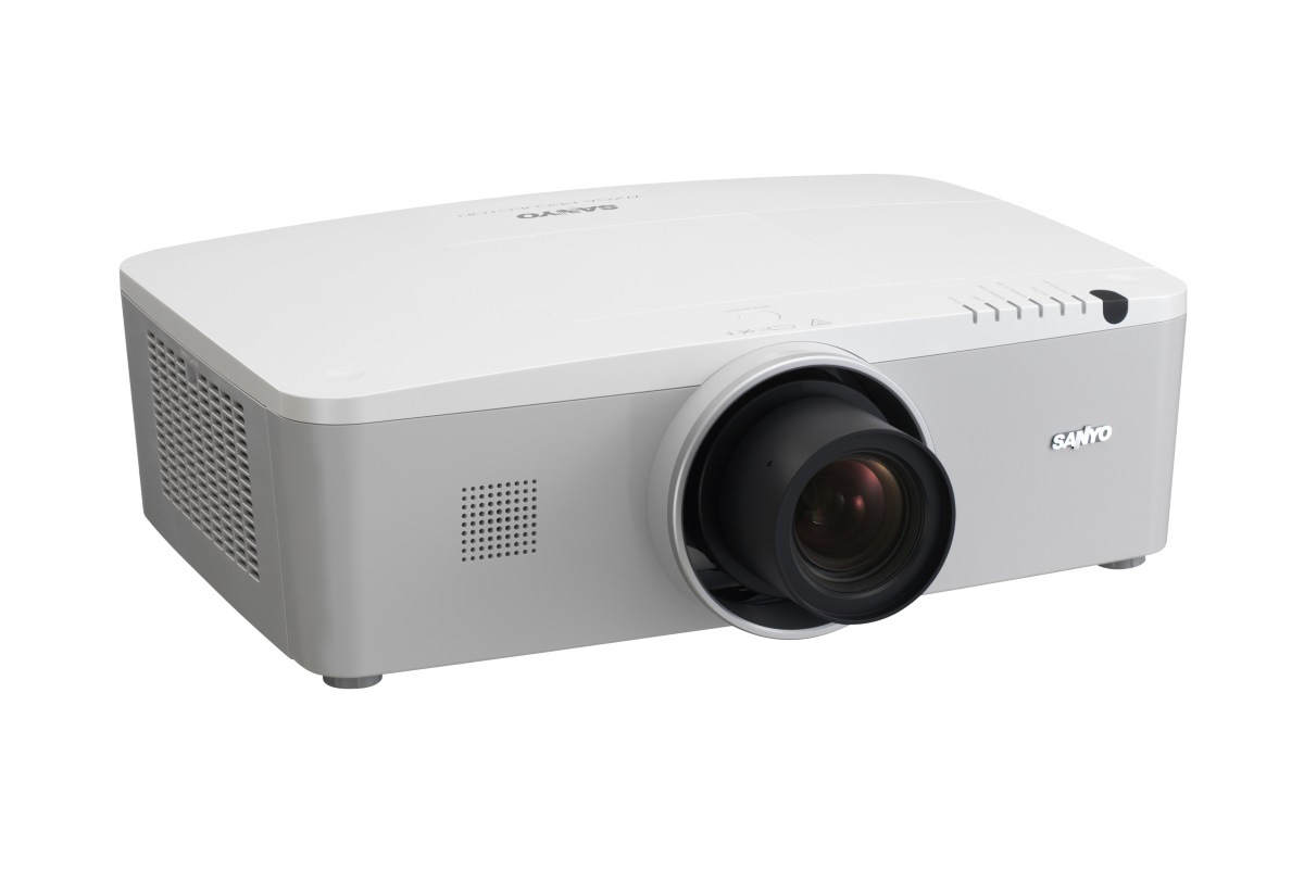 Sanyo PLC-XM150L + объектив Sanyo LNS-W20 - Универсальный инсталляционный видеопроектор со среднефокусным зуммирующим объективом в аренду - Неварентал